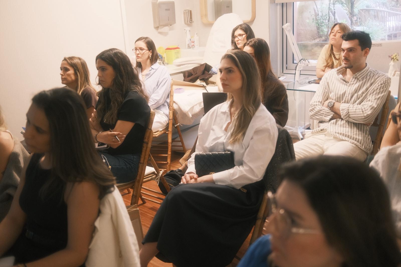 Salle de masterclass avec les élèves en formation présentielle